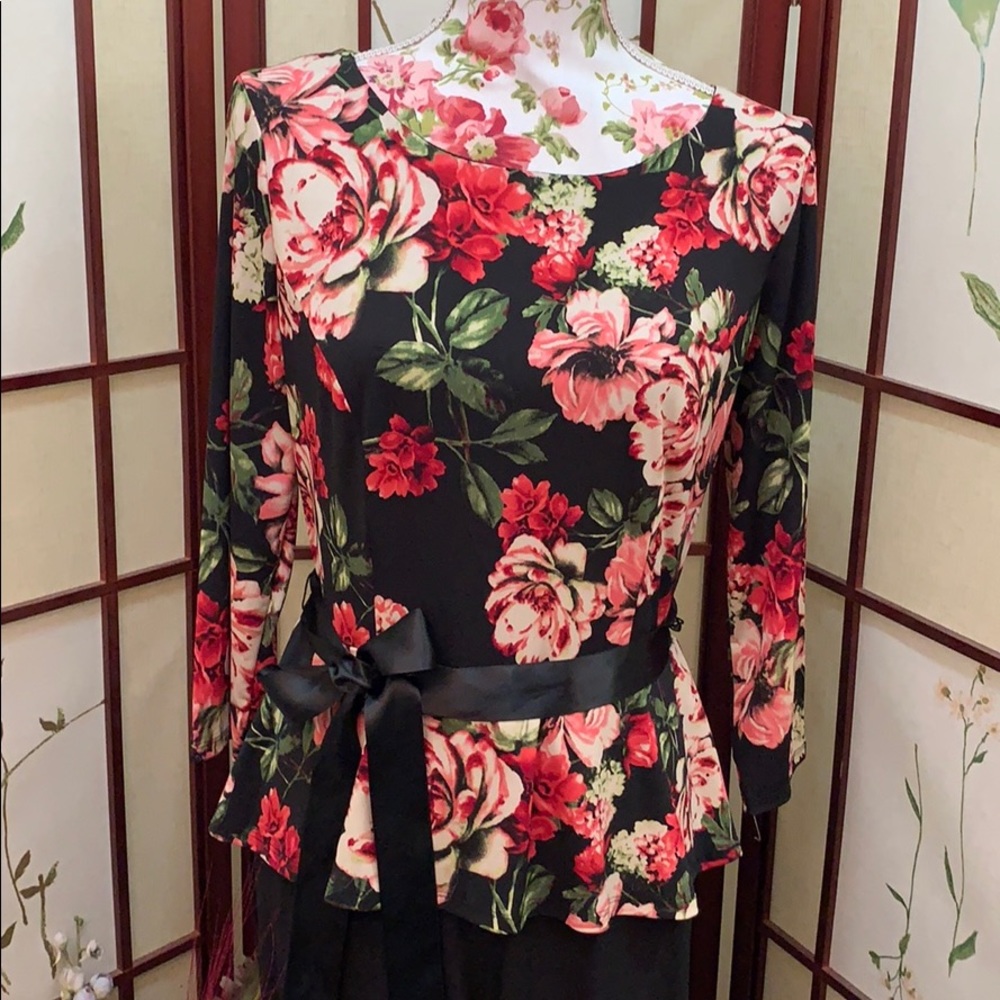 ♦️SOLD♦️ Beautiful black/floral bodysuit 💐 (NWOT) - Picture 3 of 9